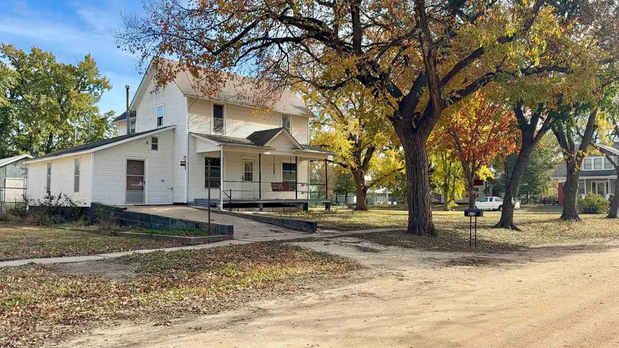 615 Hawkes St, Gypsum, KS 67448 - Image #2