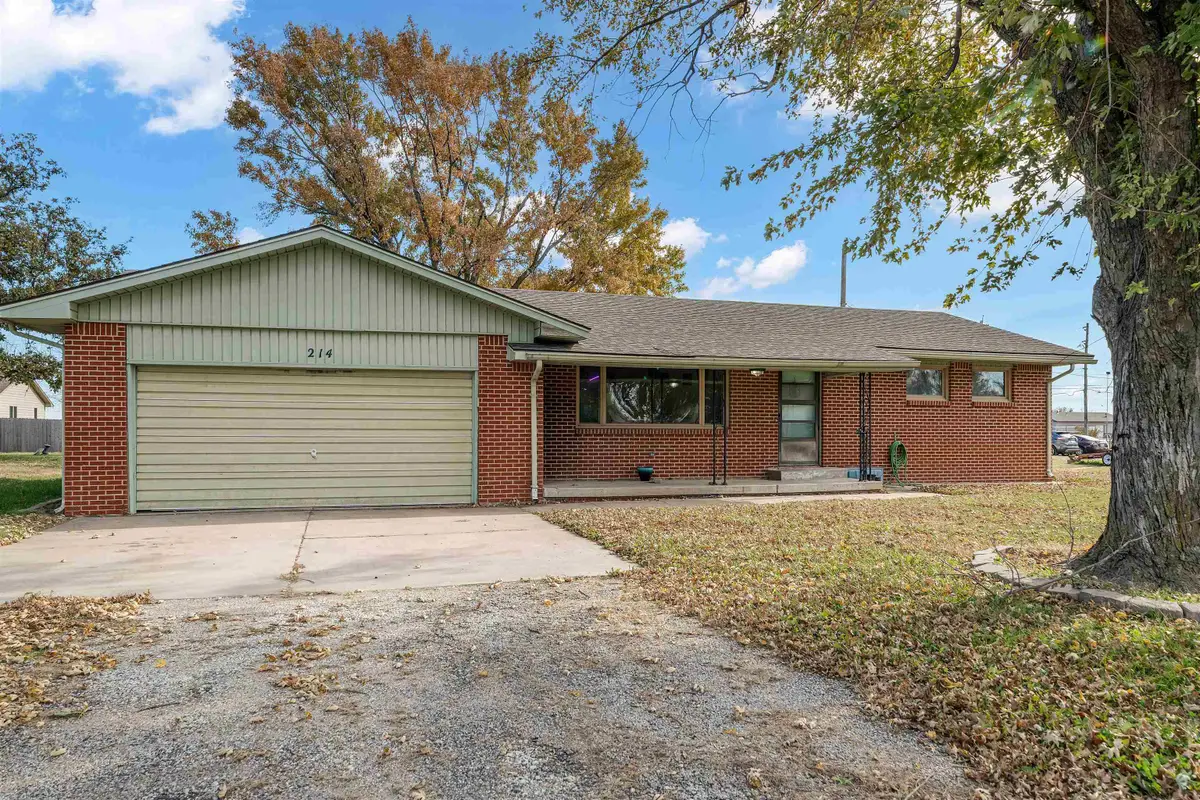 214 N Sedgwick Ave, Burrton, KS 67020 - Image #1