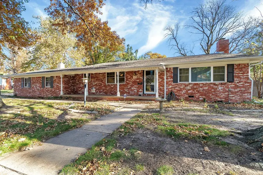 1146 N Wood Ave, Wichita, KS 67212-4054 - Image #2