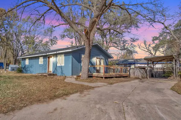 415 Trousdale Dr, Newton, KS 67114