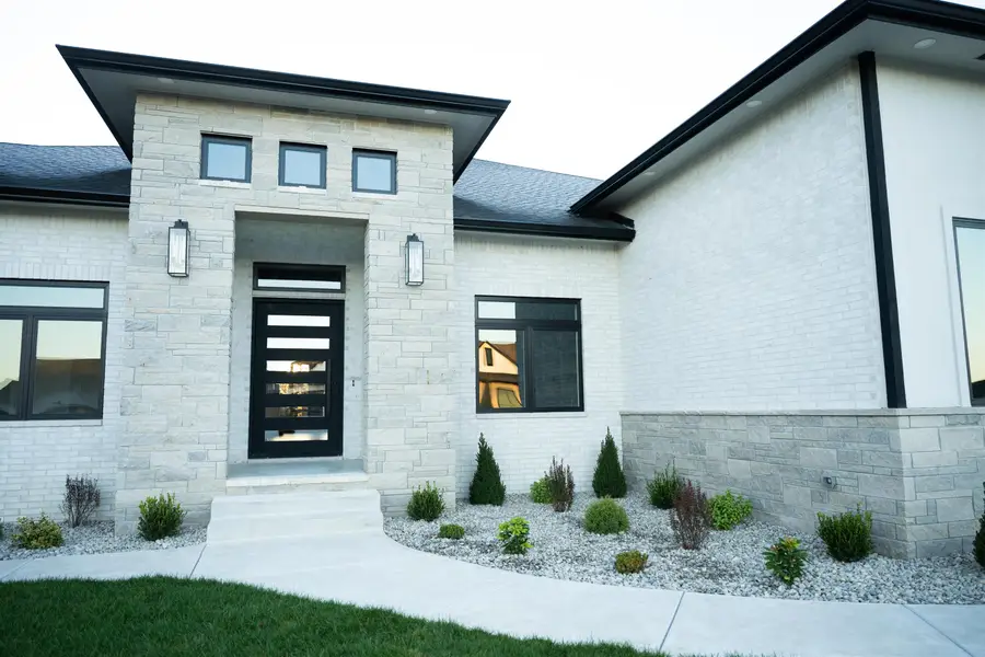 14125 E Willowgreen Cir, Wichita, KS 67230 - Image #2