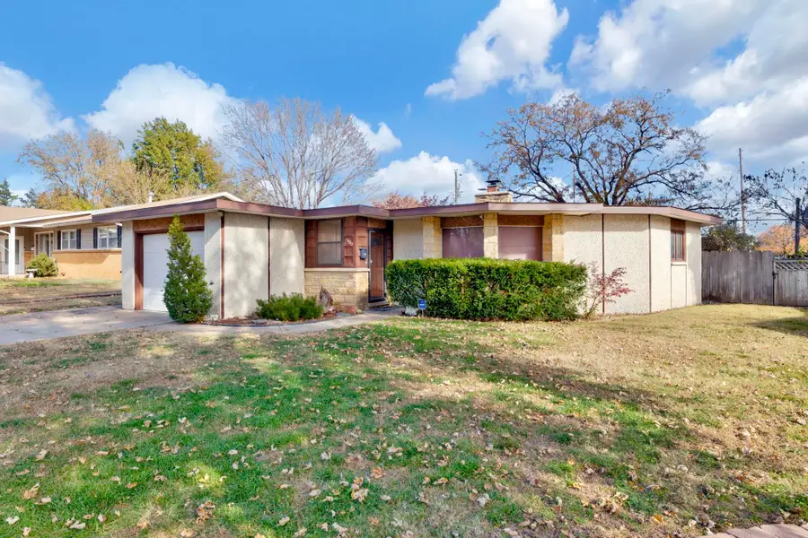 1002 N Acadia, Wichita, KS 67212 - Image #2