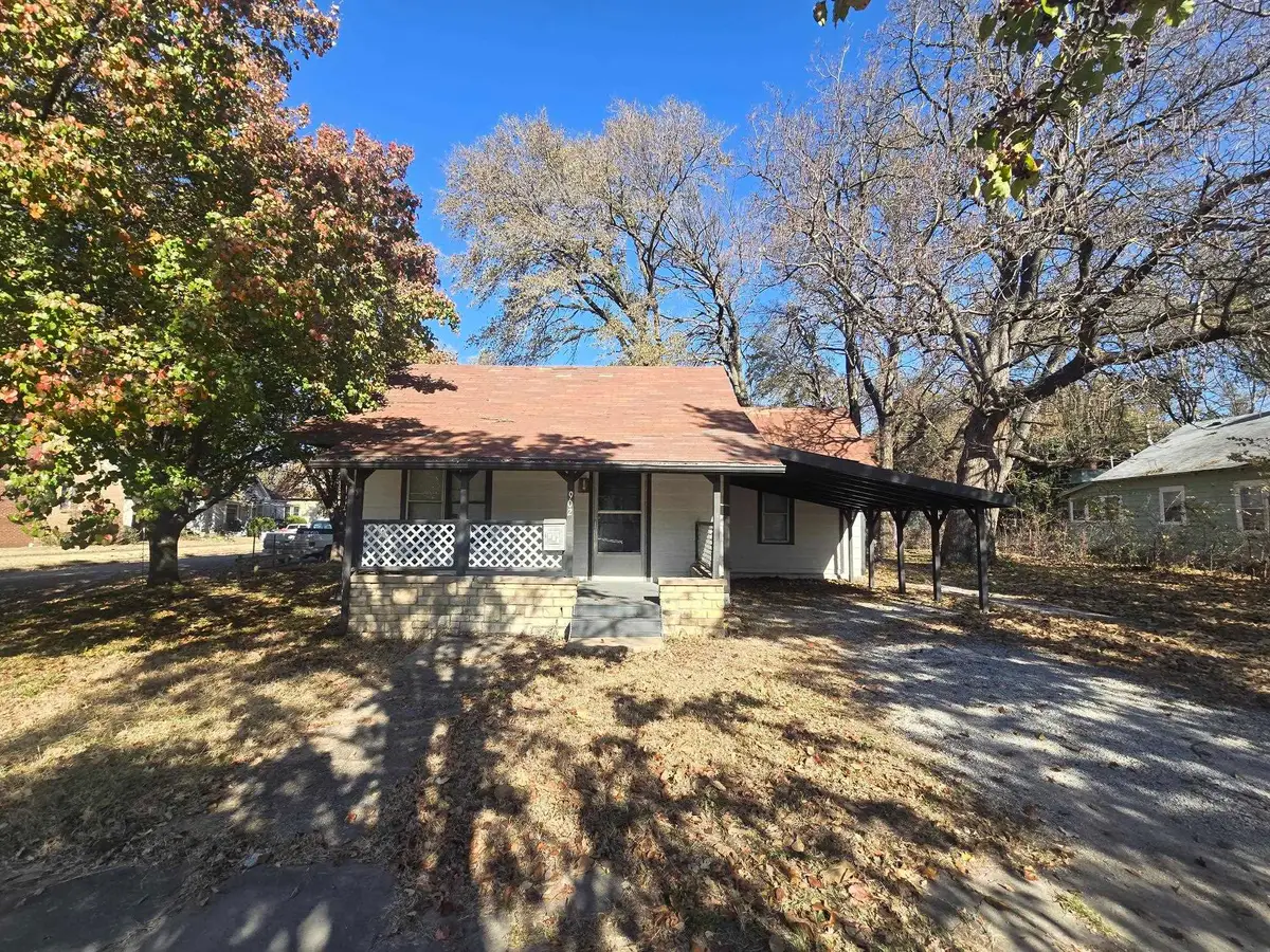 902 E 6th Ave, Winfield, KS 67156 - Image #1