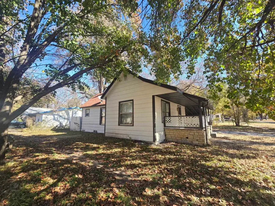902 E 6th Ave, Winfield, KS 67156 - Image #3