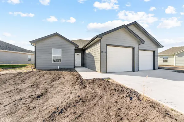 3016 Fountain Dr, Salina, KS 67401