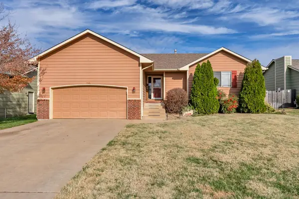 1528 E Prairie Hill St, Park City, KS 67219
