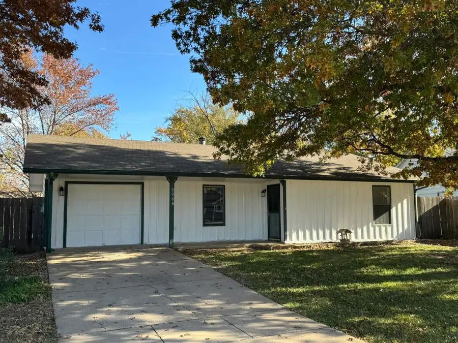 2068 S Fieldcrest St, Wichita, KS 67209 - Image #2