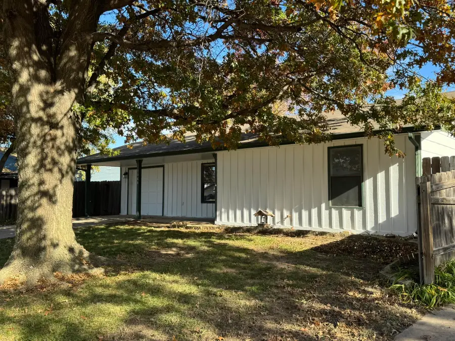 2068 S Fieldcrest St, Wichita, KS 67209 - Image #3