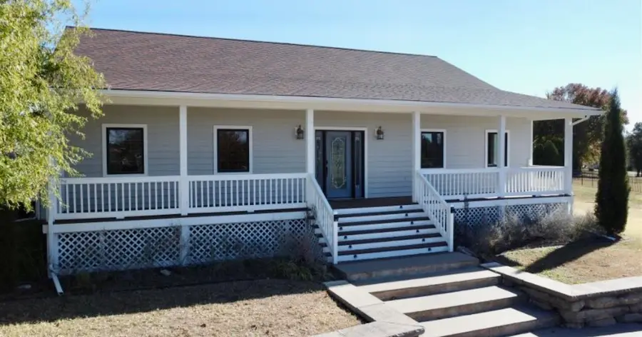 1110 Pecan Ln, Winfield, KS 67156 - Image #2