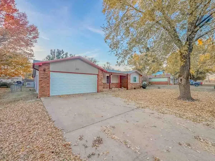 1727 N 10th St, Arkansas City, KS 67005 - Image #2