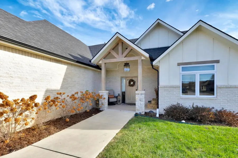 4686 N Elk Creek Dr, Bel Aire, KS 67226 - Image #2