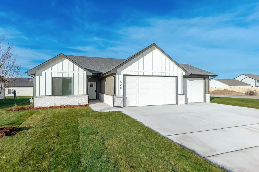 626 Elmwood St, Park City, KS 67147-1124 - Image #2