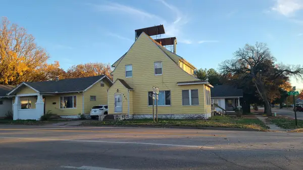 302 E 15th St, Wellington, KS 67152