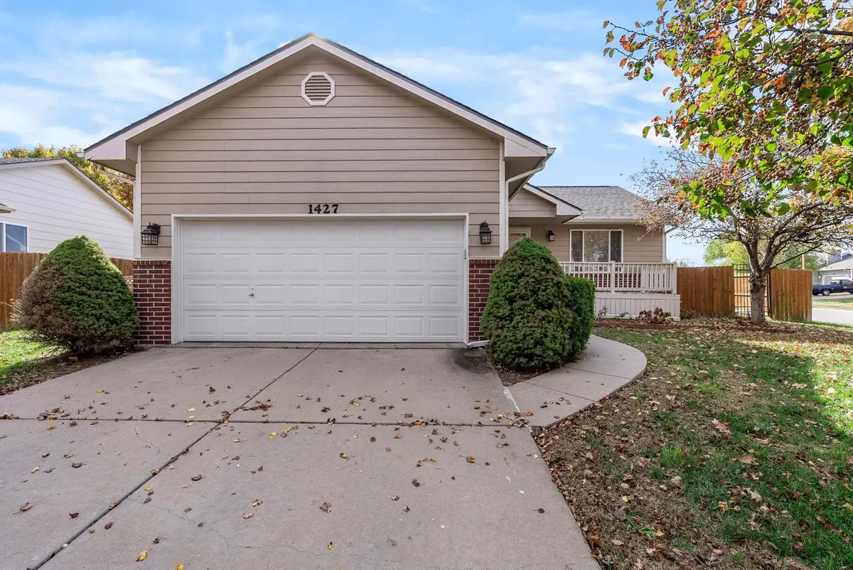 1427 E Village Estates Drive, Park City, KS 67219 - Image #1