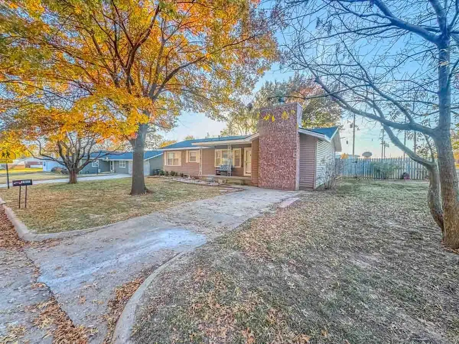 2017 N A St, Arkansas City, KS 67005 - Image #2