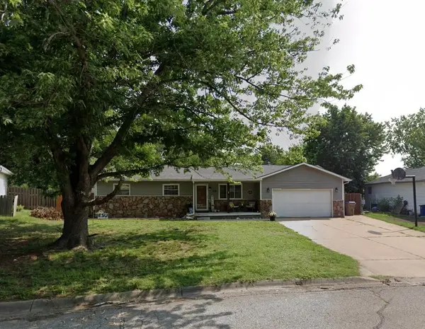 300 E Valley View St, Derby, KS 67037