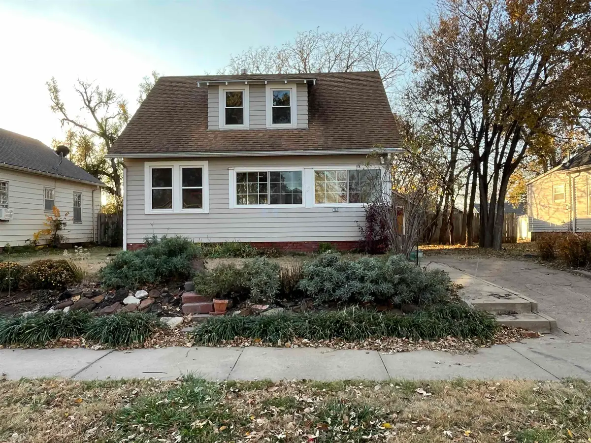 712 Custer St, Salina, KS 67401 - Image #1