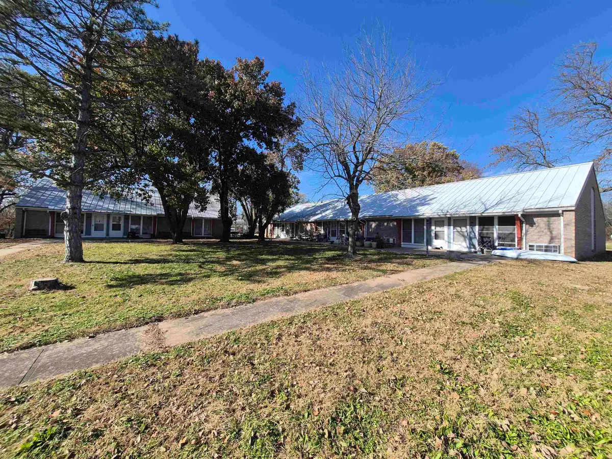407 W Main St, Toronto, KS 66777 - Image #1