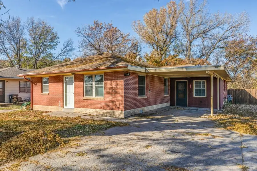 438 Hazel Ct, Salina, KS 67401 - Image #2
