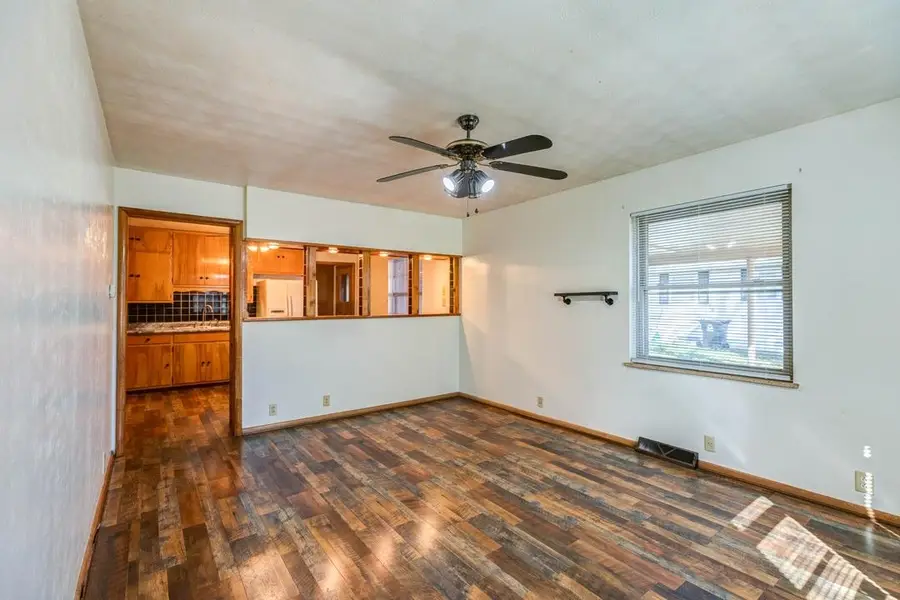 438 Hazel Ct, Salina, KS 67401 - Image #3