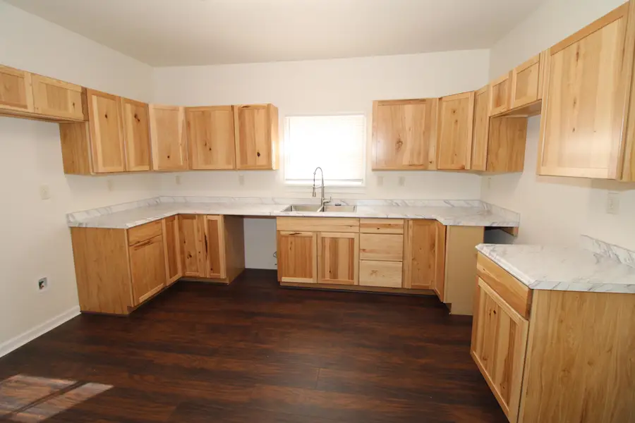 803 & 803 1/2 N Taylor St, El Dorado, KS 67042 - Image #3