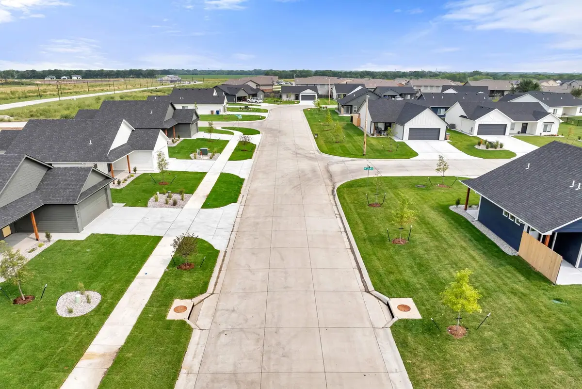 1718 E Village Estates Dr, Park City, KS 67219 - Image #1