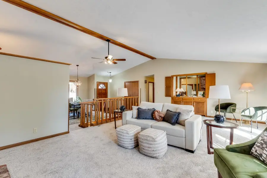 144 S Muirfield Cir, Wichita, KS 67209 - Image #2