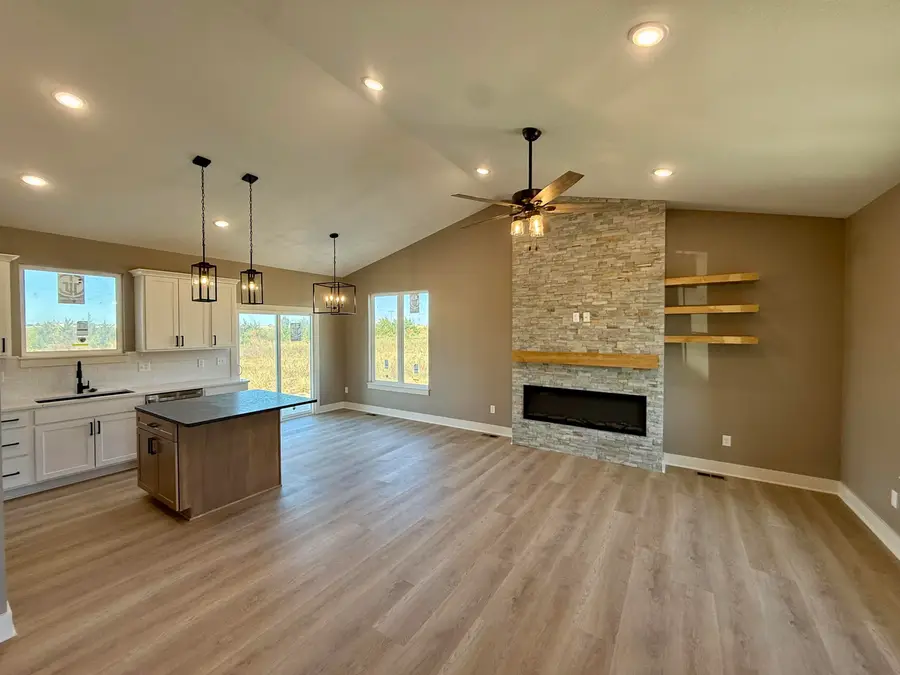 3513 S Bluelake St, Wichita, KS 67215 - Image #2