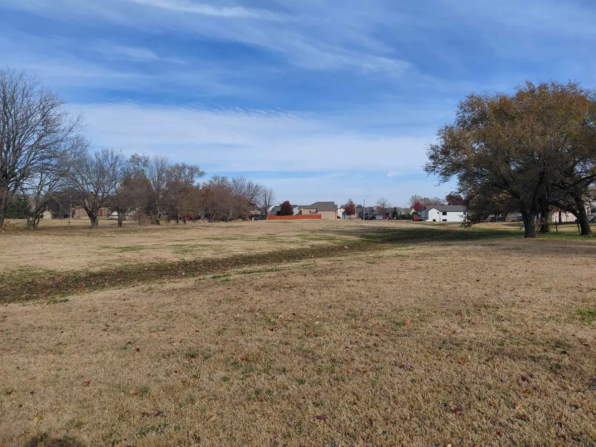 1001 Myles Dr, Wellington, KS 67152 - Image #1