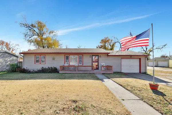 915 E 11th Ave, Hutchinson, KS 67501