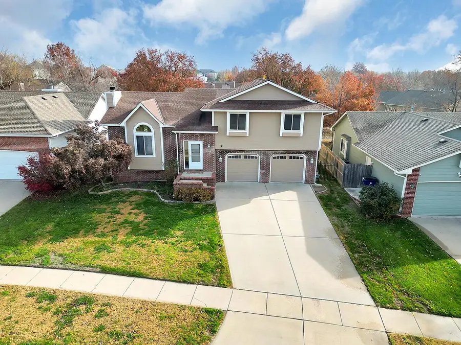 3610 Whispering Brook St, Wichita, KS 67220 - Image #2