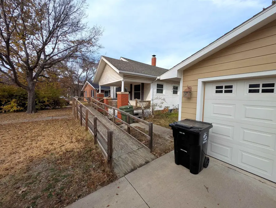 635 Gypsum Ave, Salina, KS 67401 - Image #2