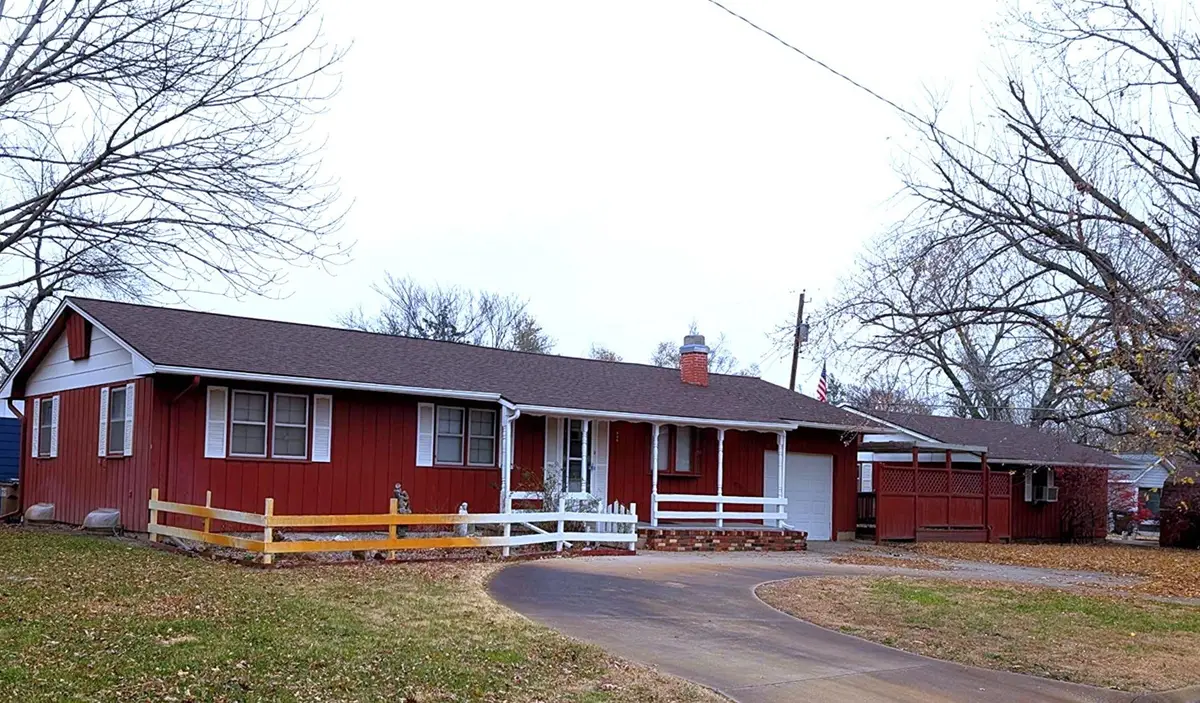 204 E 9th St, Halstead, KS 67056 - Image #1