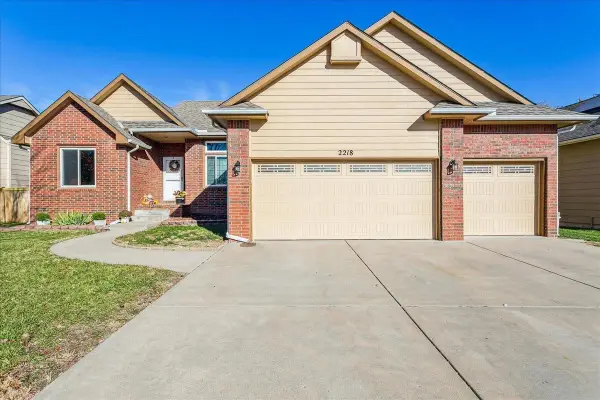 2218 E Sommerhauser Cir., Derby, KS 67037