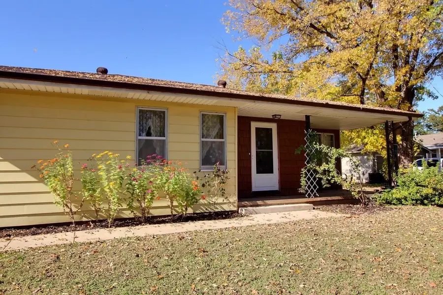 237 S 3rd St, Clearwater, KS 67026 - Image #2