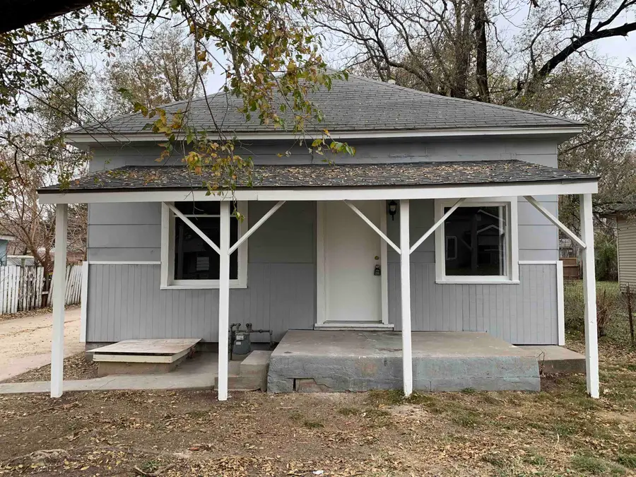 3129 N Wellington Pl, Wichita, KS 67204 - Image #2