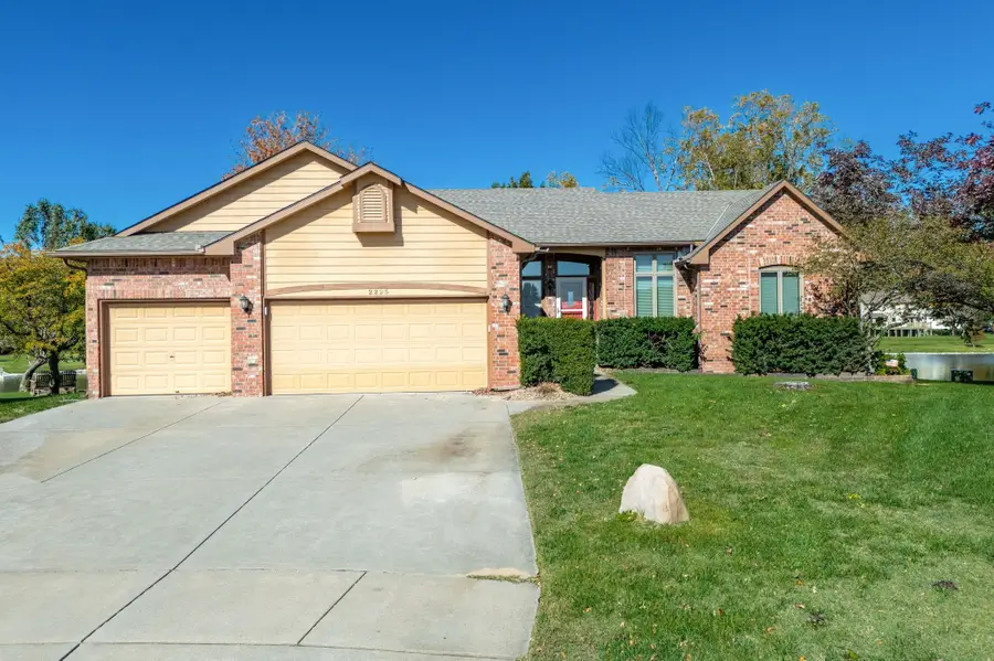 2225 N Sandplum Ct, Wichita, KS 67205 - Image #2
