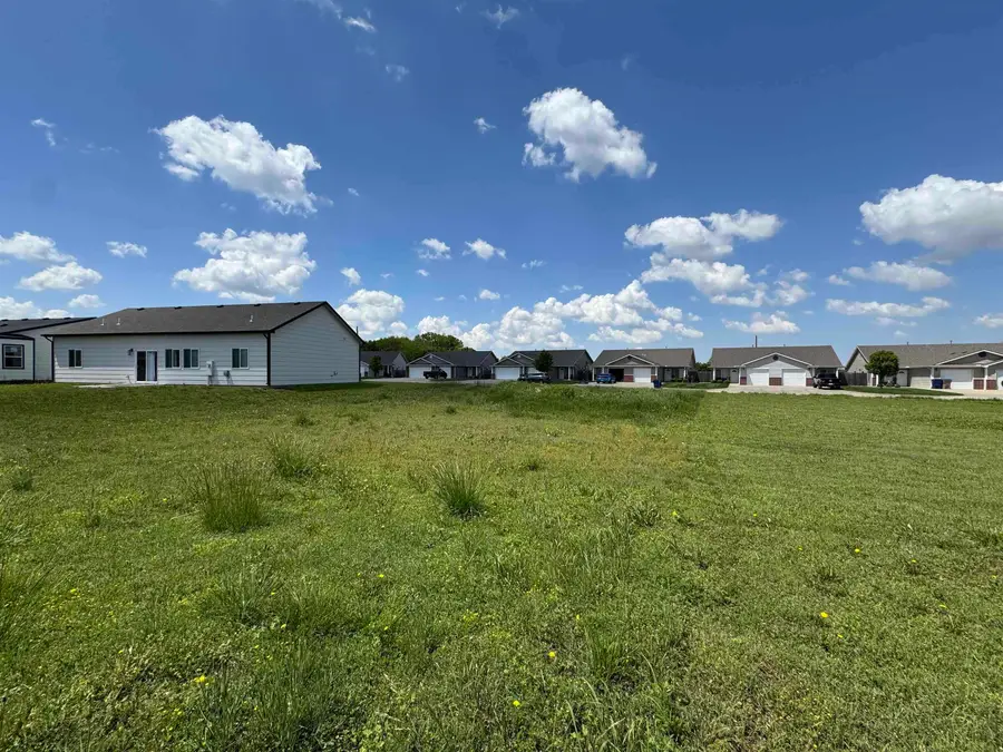 728 N Redbud, Valley Center, KS 67147 - Image #2