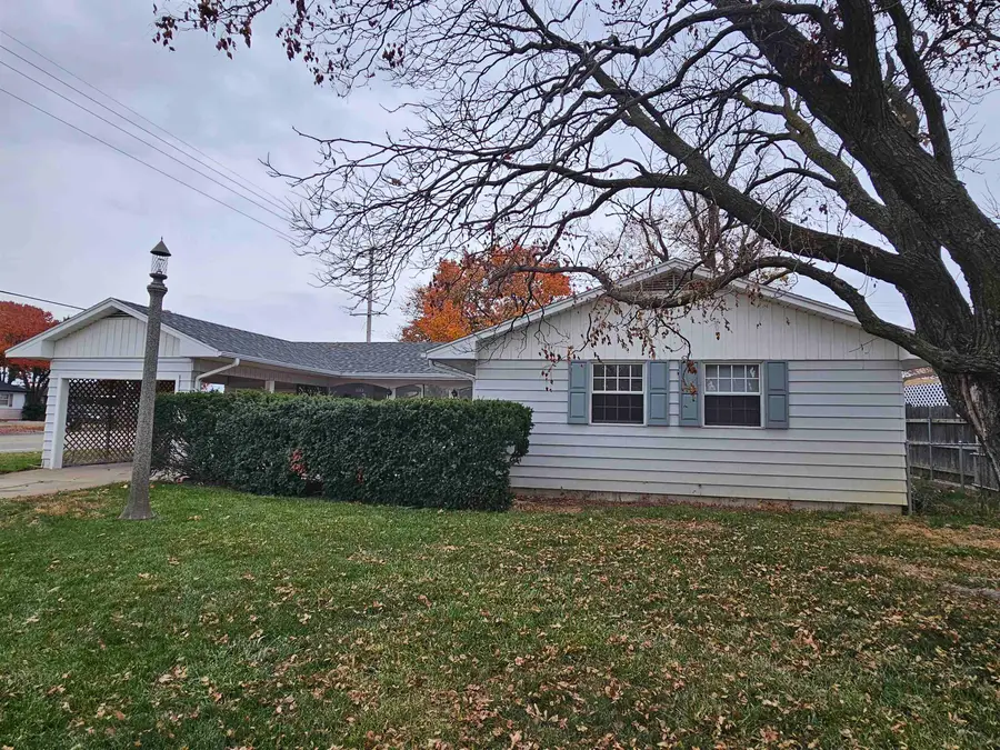 1018 Mellinger Dr, Salina, KS 67401 - Image #2