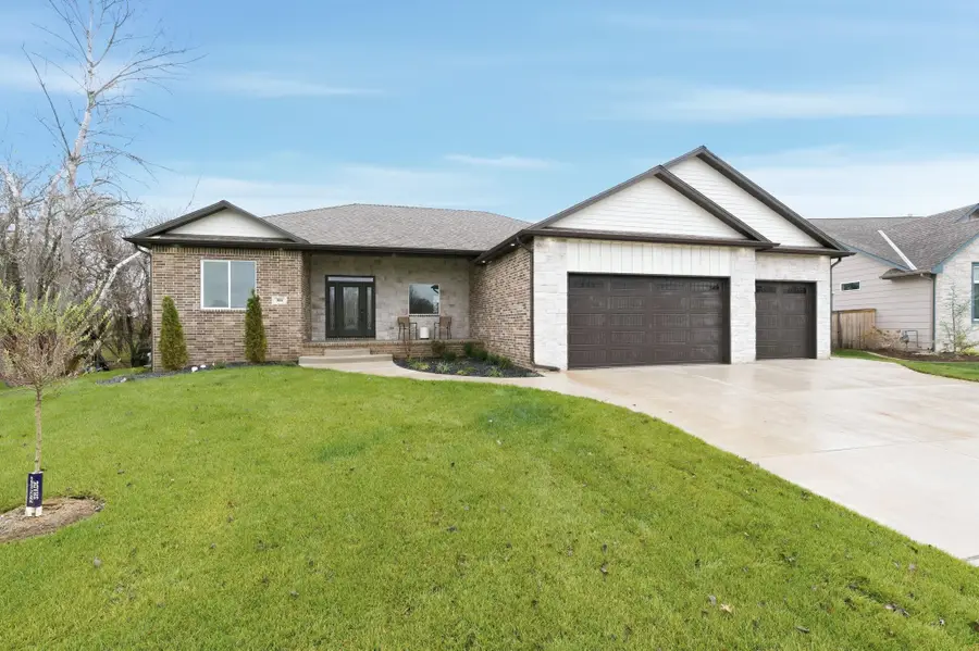 384 E Timber Creek St, Haysville, KS 67060 - Image #3