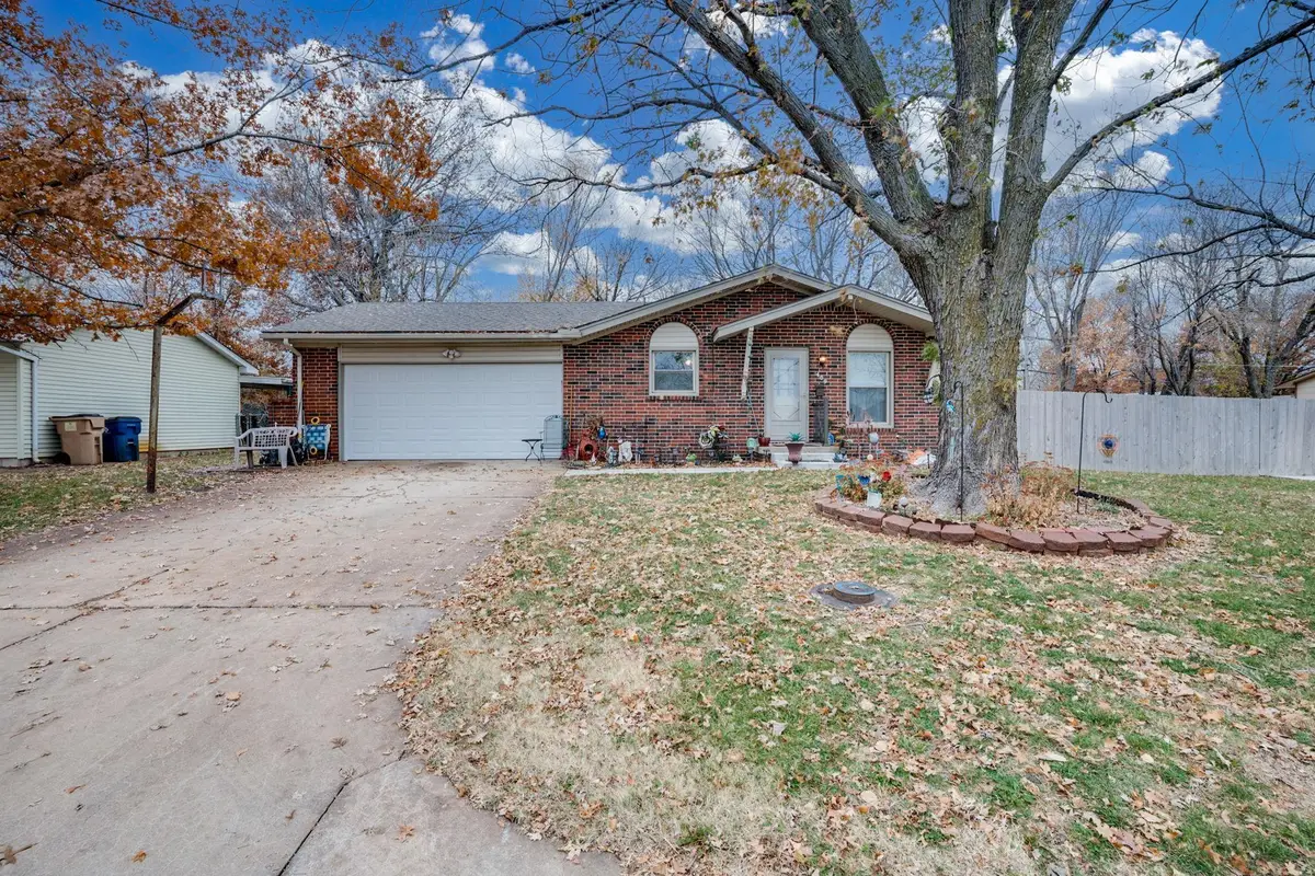 409 N Emporia Ave, Valley Center, KS 67147 - Image #1