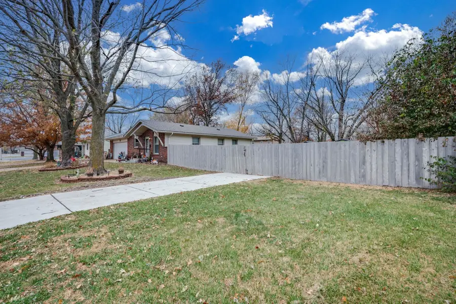 409 N Emporia Ave, Valley Center, KS 67147 - Image #2