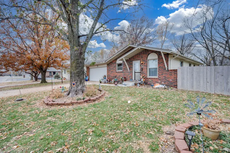 409 N Emporia Ave, Valley Center, KS 67147 - Image #3
