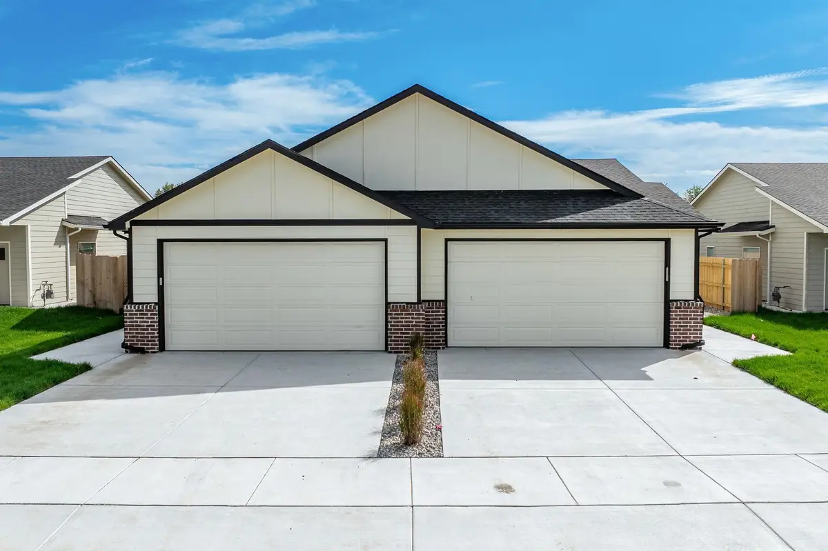 437 E Briarbrook Ln, Park City, KS 67147-1127 - Image #1