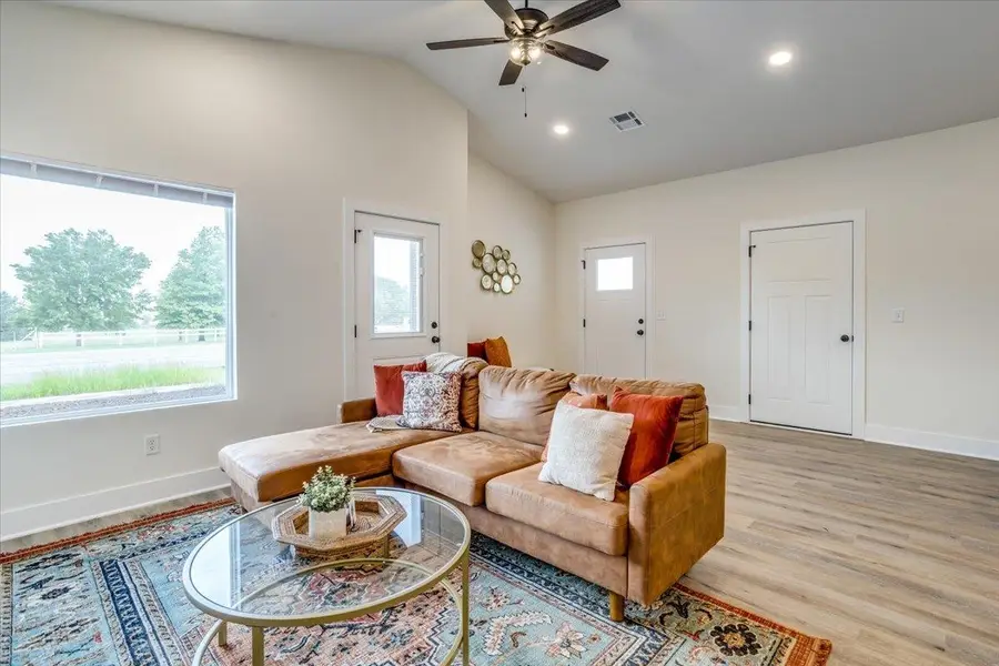 437 E Briarbrook Ln, Park City, KS 67147-1127 - Image #3