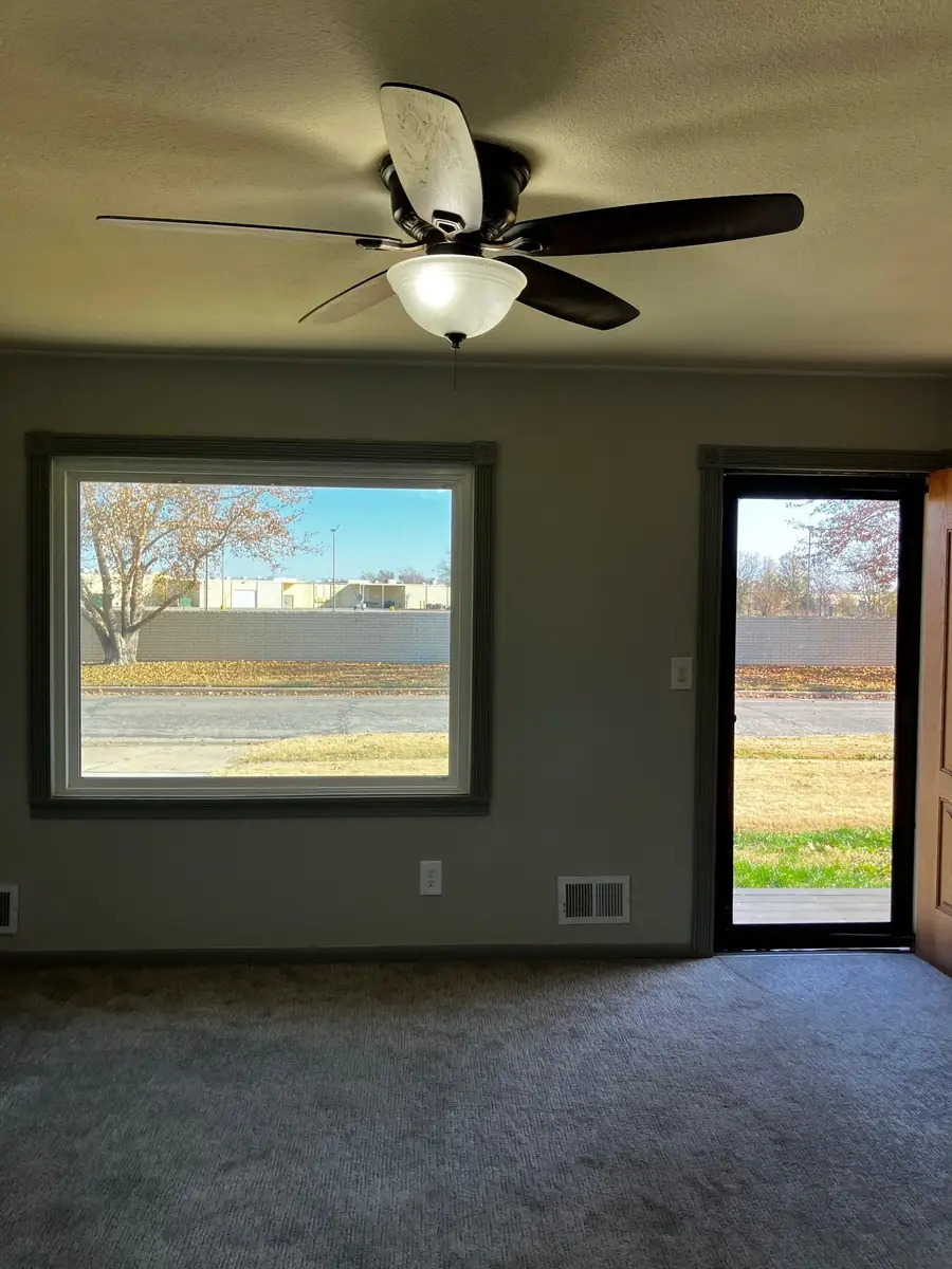 2609 S Elizabeth Ave, Wichita, KS 67217-2221 - Image #2