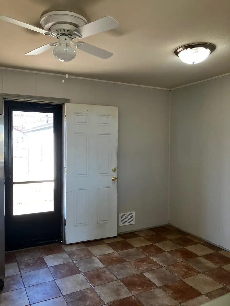 2609 S Elizabeth Ave, Wichita, KS 67217-2221 - Image #3