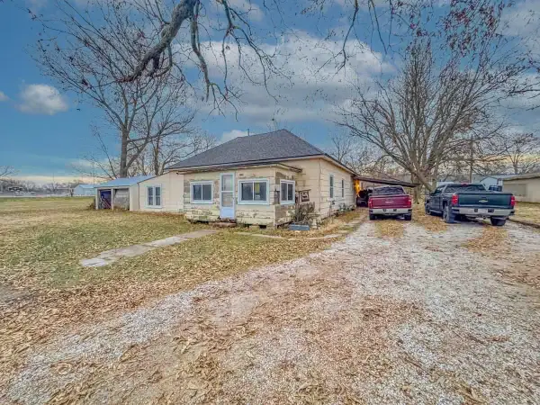 208 N Mulberry St, Dexter, KS 67038