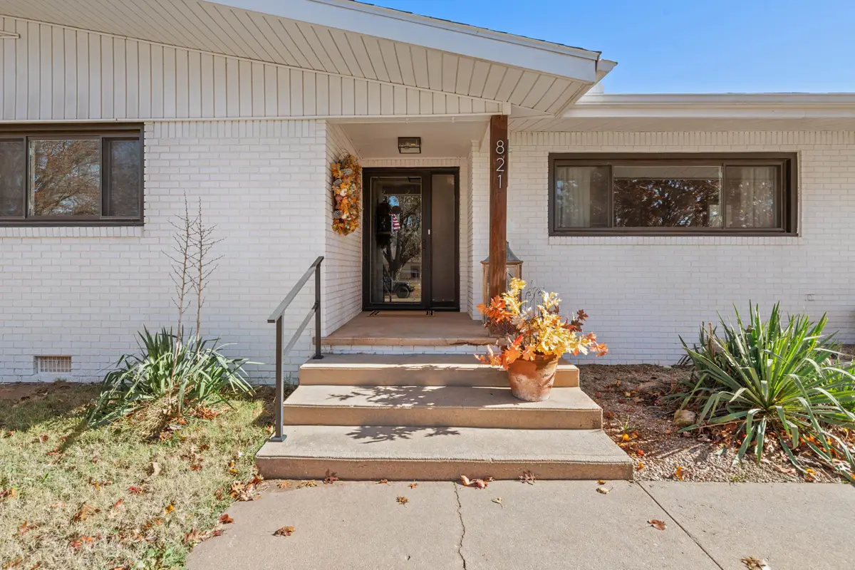 821 N Anthony Ave, Anthony, KS 67003 - Image #1