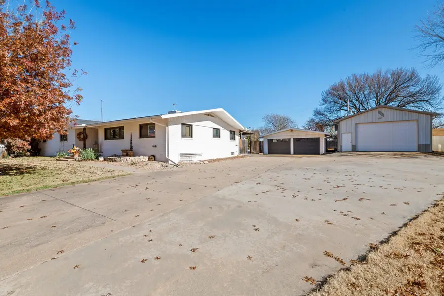 821 N Anthony Ave, Anthony, KS 67003 - Image #3